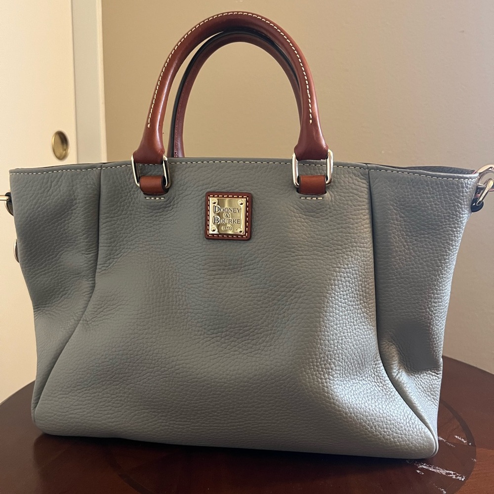 Dooney and Bourke large should bag with strap